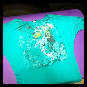 Kimono style graphic shirt